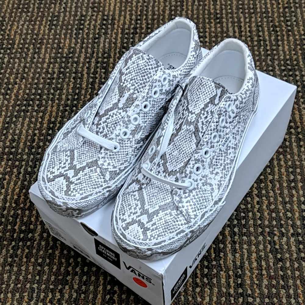 VANS *Limited Edition* NWT